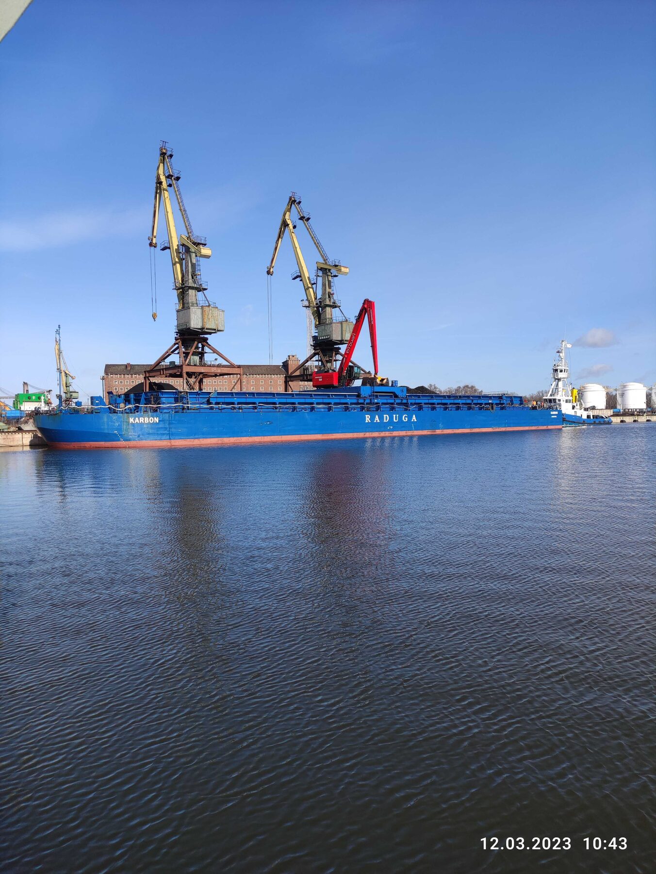 Barge Karbon